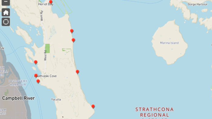 Map highlighting parks and beach access points in the Strathcona Regional District.
