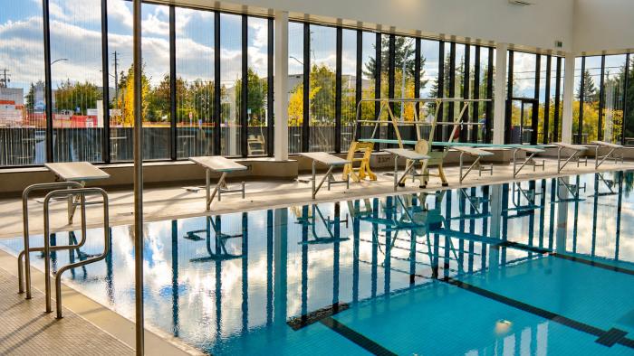 Main pool with diving platforms